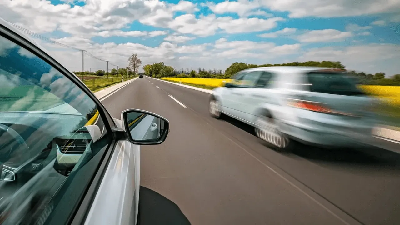 reasons to choose overtaking alert system main benefits of overtaking alert system